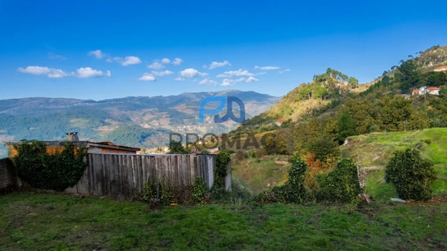 Moradia T3 para Venda em São Martinho de Mouros Foto 26