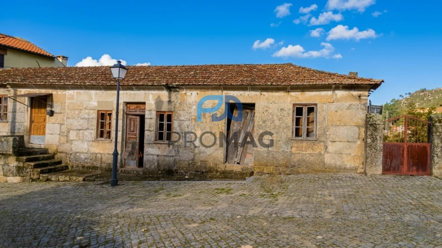 Moradia T3 para Venda em São Martinho de Mouros Foto 3