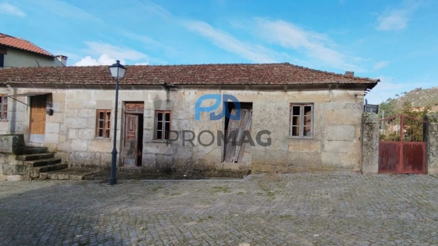 Moradia T3 para Venda em São Martinho de Mouros Foto 1