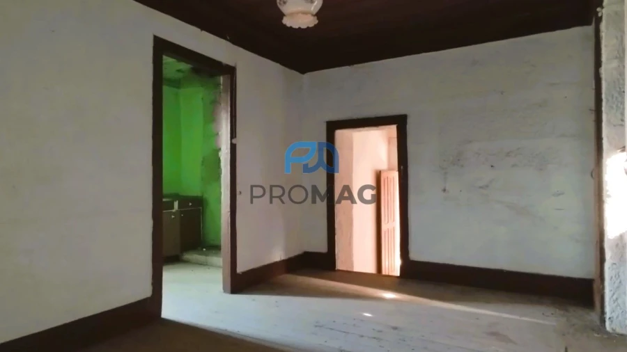 Moradia T3 para Venda em São Martinho de Mouros Foto 4