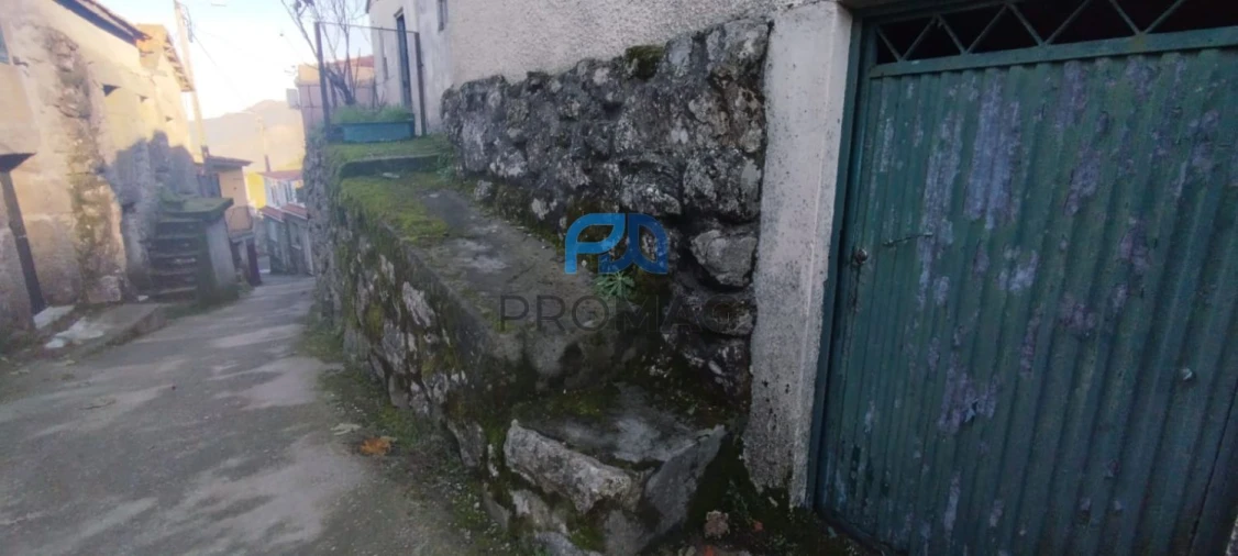 Moradia T2 para Venda em São João de Fontoura Foto 16