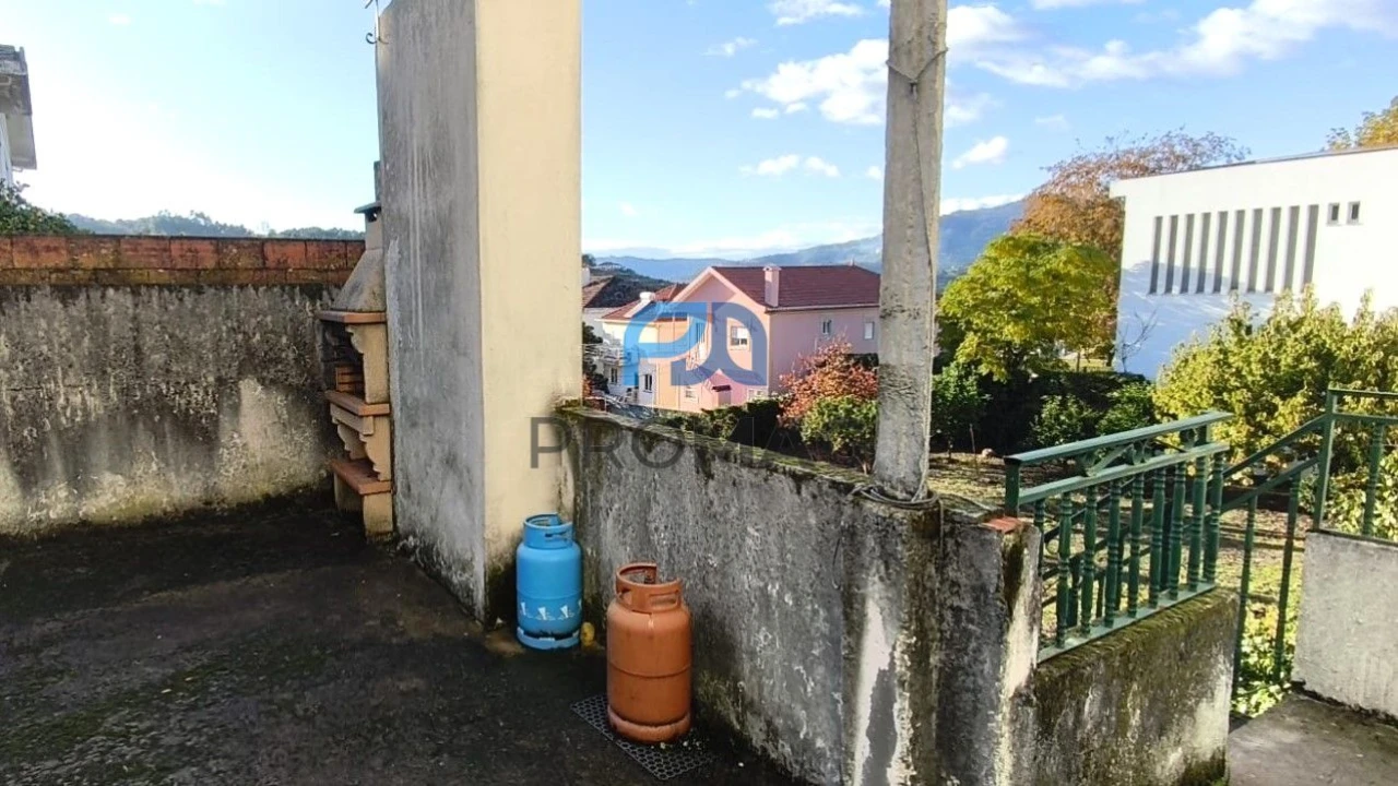 Moradia T4 para Venda em Resende Foto 31