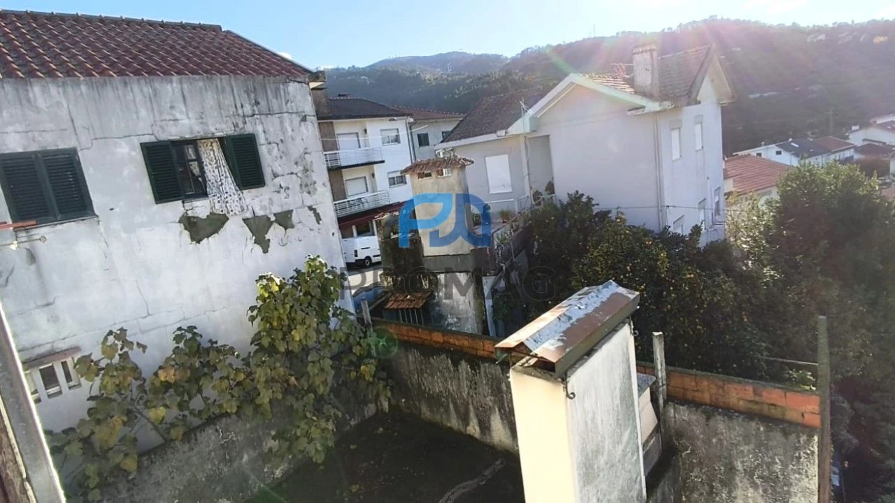 Moradia T4 para Venda em Resende Foto 22