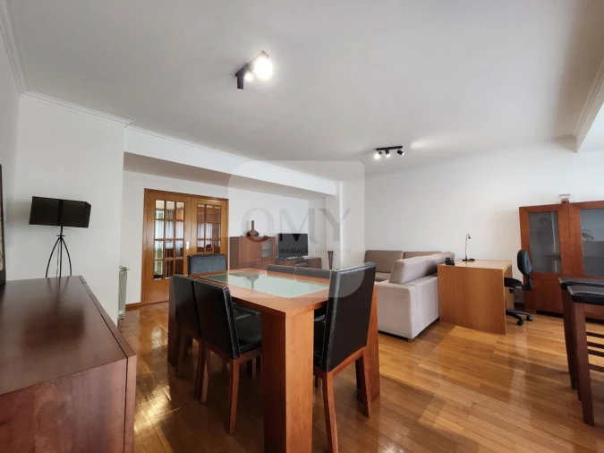 Apartamento T3 para Arrendamento em Nossa Senhora da Conceição, São Pedro e São Dinis Foto 4