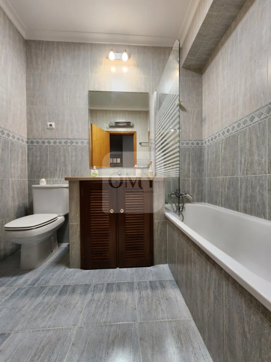 Apartamento T3 para Arrendamento em Nossa Senhora da Conceição, São Pedro e São Dinis Foto 13