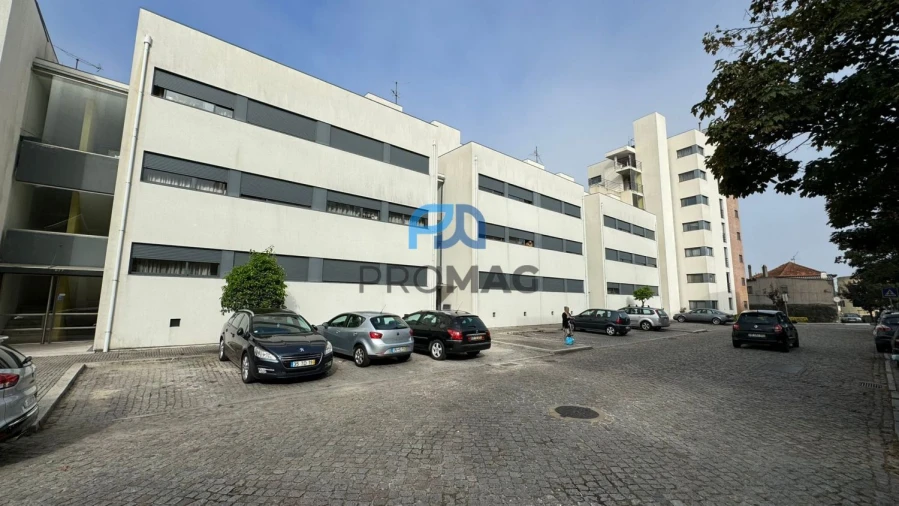 Apartamento T2 para Arrendamento em Pedrouços Foto 1