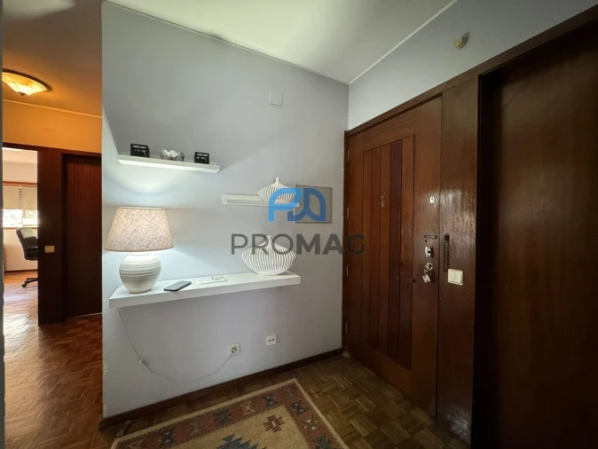 Apartamento T2 para Arrendamento em Pedrouços Foto 12