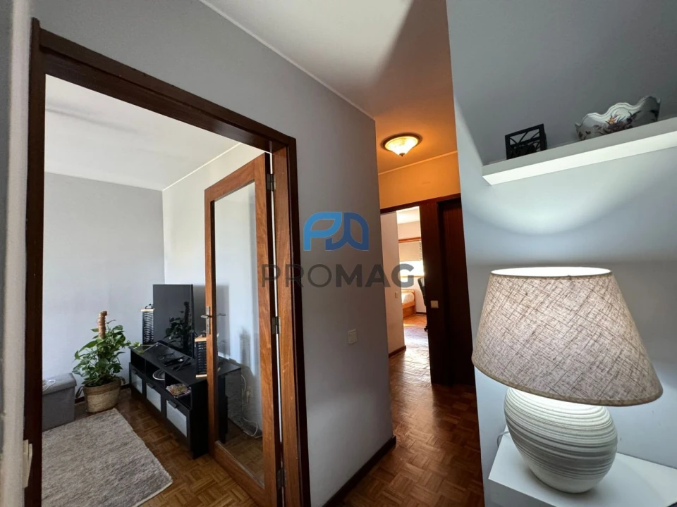 Apartamento T2 para Arrendamento em Pedrouços Foto 13