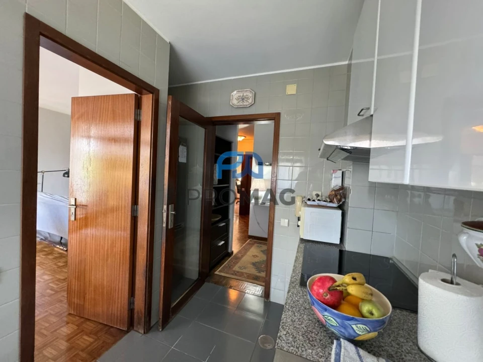 Apartamento T2 para Arrendamento em Pedrouços Foto 18