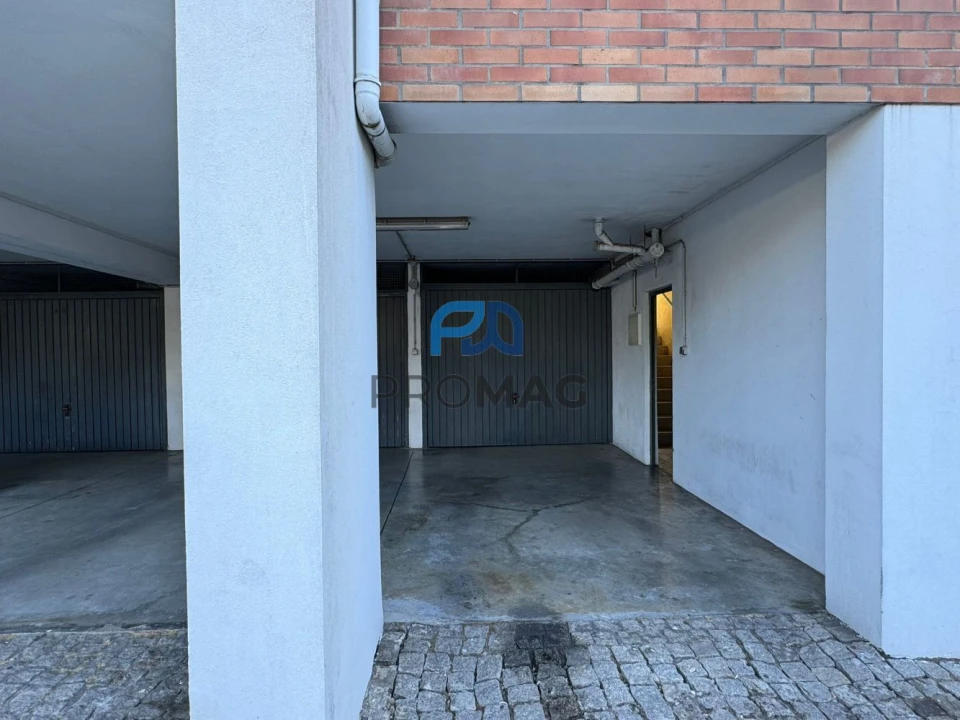 Apartamento T2 para Arrendamento em Pedrouços Foto 7