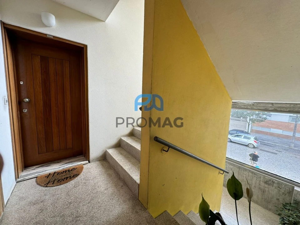 Apartamento T2 para Arrendamento em Pedrouços Foto 11