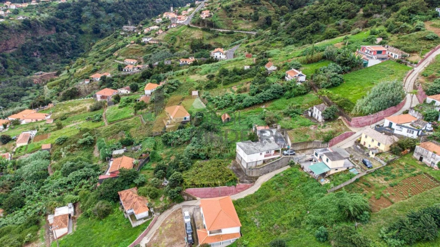 Moradia T2 para Venda em Faial Foto 4