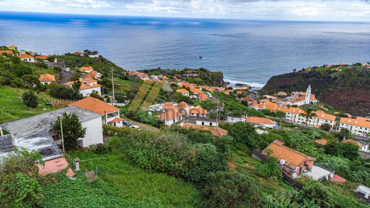 Moradia T2 para Venda em Faial Foto 1