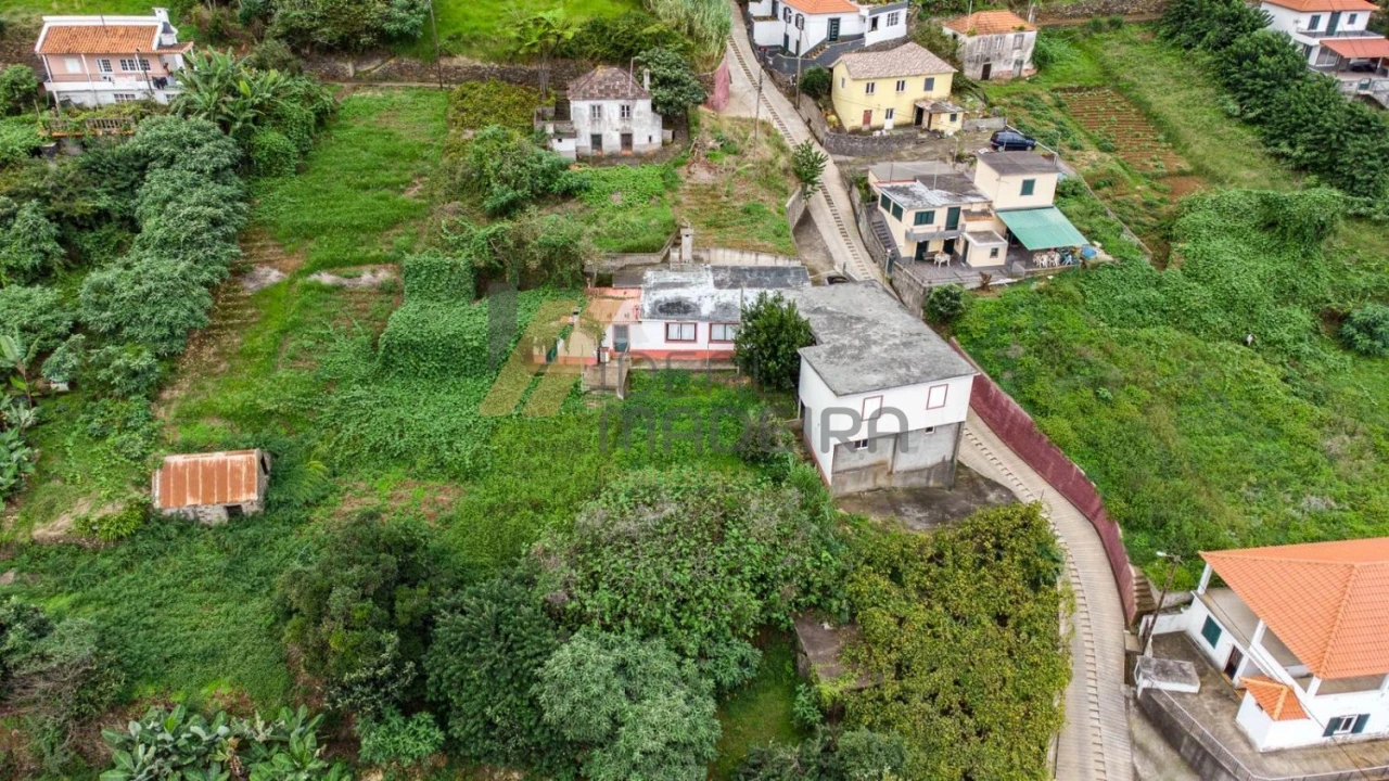 Moradia T2 para Venda em Faial Foto 6