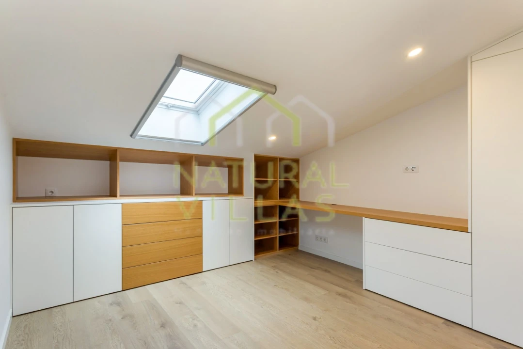 Moradia T2 para Venda em Faro (Sé e São Pedro) Foto 10