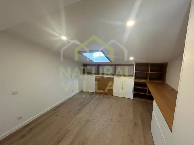 Moradia T2 para Venda em Faro (Sé e São Pedro) Foto 12