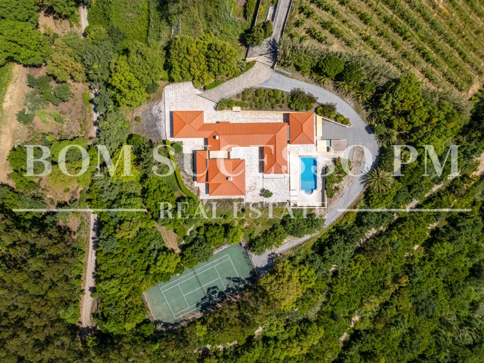 Moradia T4 para Venda em Usseira Foto 4