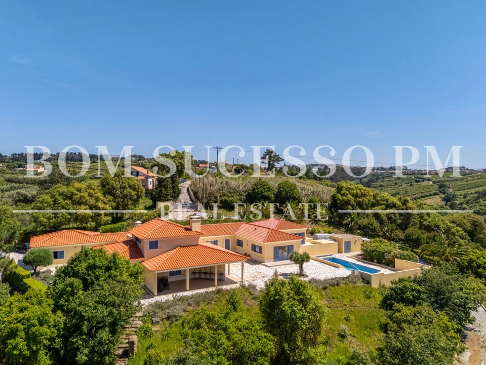 Moradia T4 para Venda em Usseira Foto 5