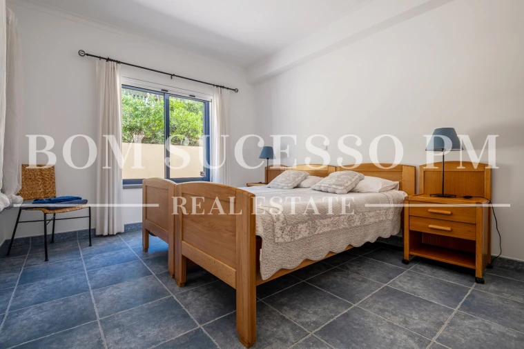 Moradia T4 para Venda em Usseira Foto 23