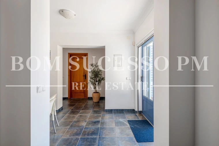 Moradia T4 para Venda em Usseira Foto 25