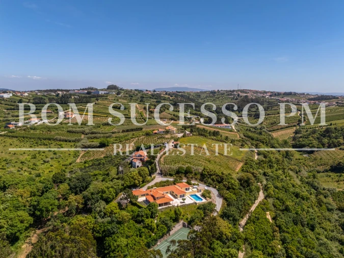 Moradia T4 para Venda em Usseira Foto 35