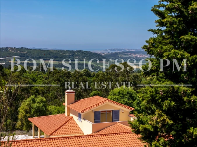 Moradia T4 para Venda em Usseira Foto 36