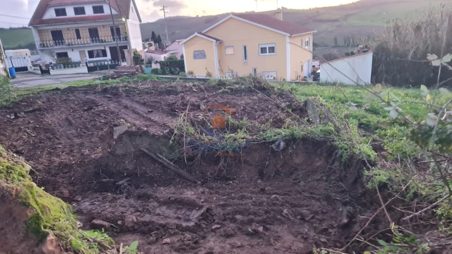 Terreno para Venda em Ventosa Foto 1