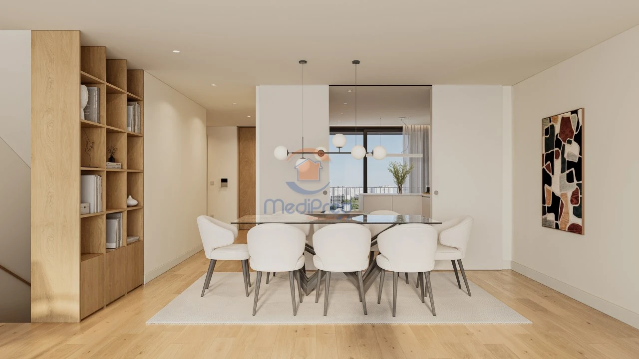 Moradia T4 para Venda em Loures Foto 3