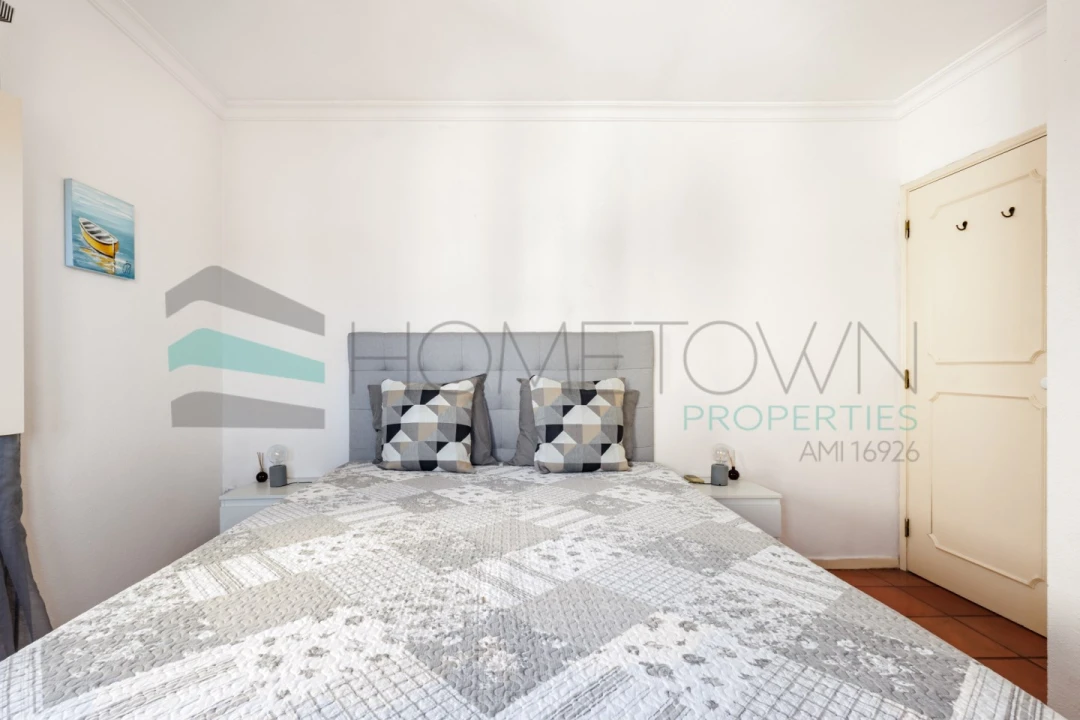 Apartamento T1 para Venda em Quarteira Foto 17