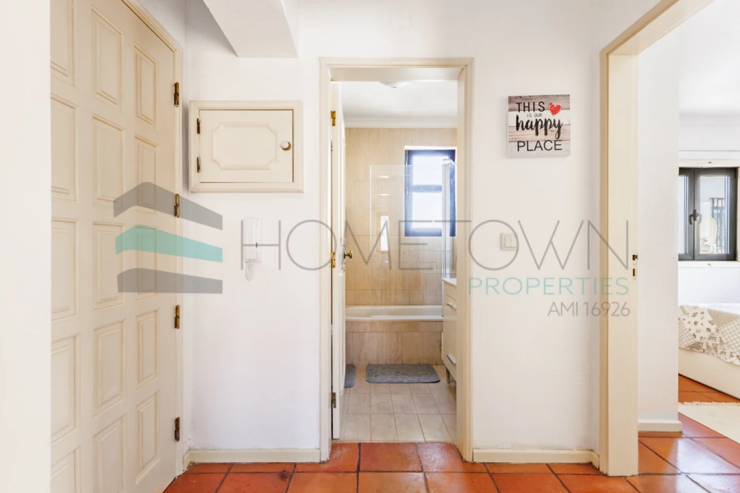 Apartamento T1 para Venda em Quarteira Foto 19