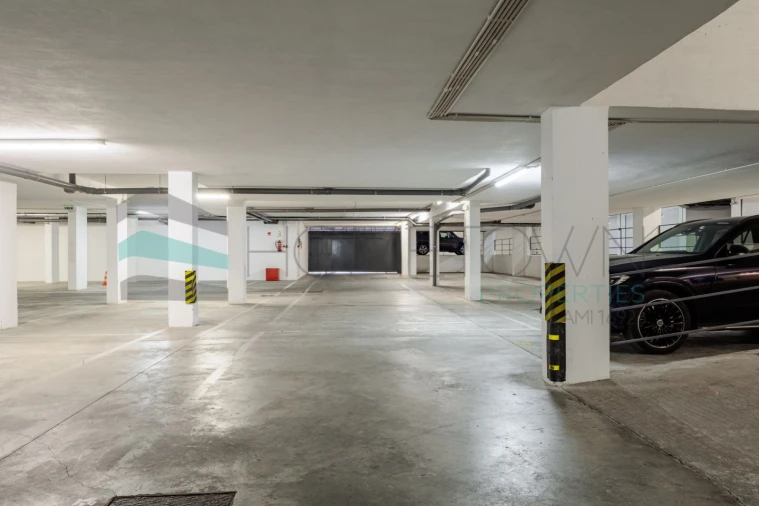 Apartamento T2 para Venda em Quarteira Foto 30