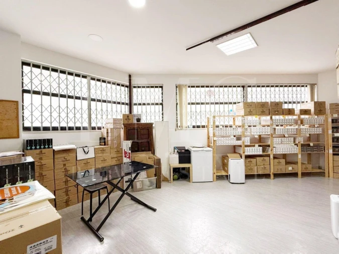 Armazém para Venda em Santa Marinha e São Pedro da Afurada Foto 5