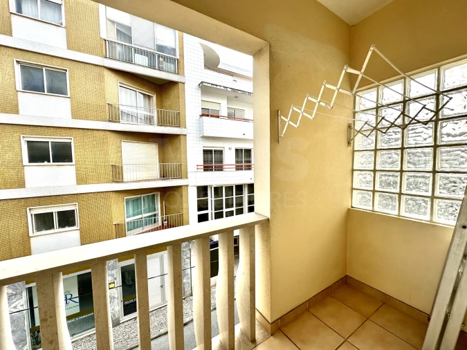 Apartamento T3 para Arrendamento em Nossa Senhora do Pópulo, Coto e São Gregório Foto 12