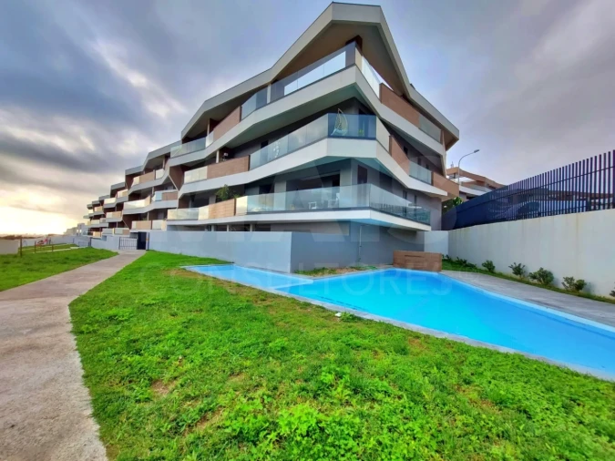 Apartamento T2 para Arrendamento em Venteira Foto 2