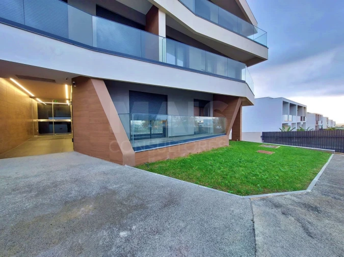 Apartamento T2 para Arrendamento em Venteira