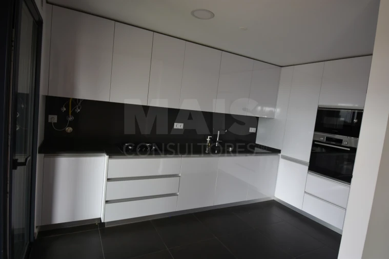 Apartamento T2 para Arrendamento em Venteira Foto 5