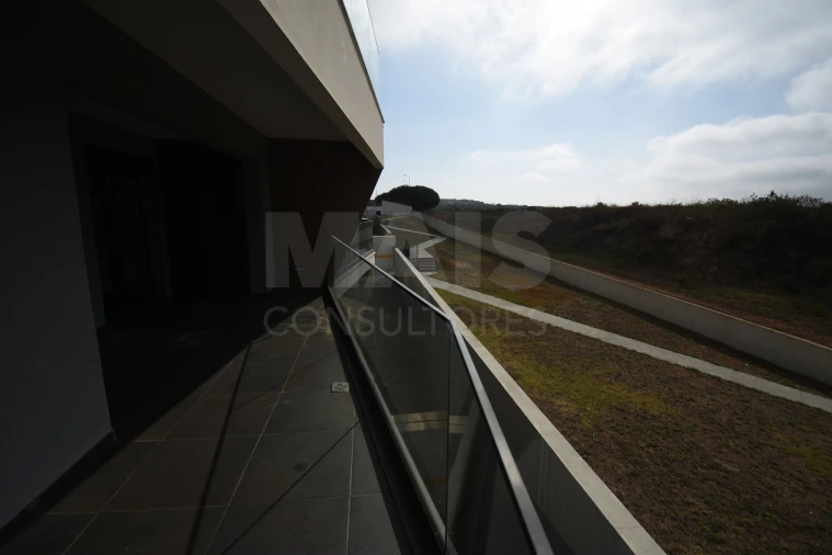 Apartamento T2 para Arrendamento em Venteira Foto 6