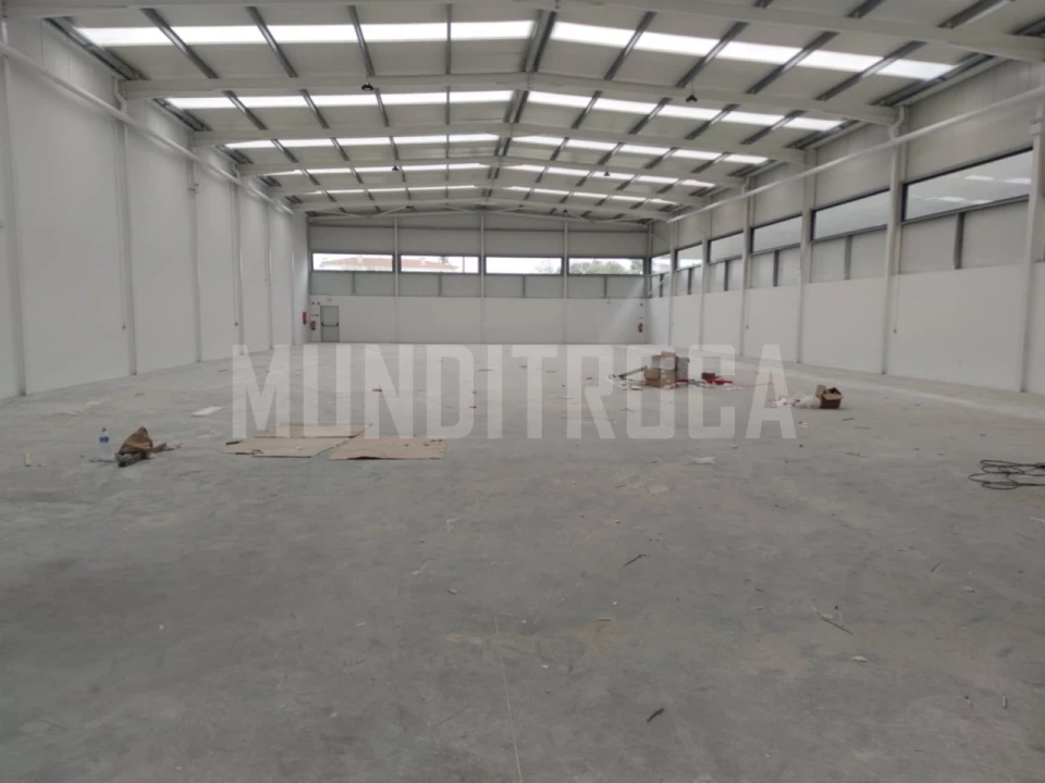 Armazém para Arrendamento em Manhente Foto 6