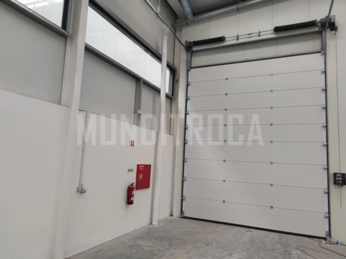 Armazém para Arrendamento em Manhente Foto 5