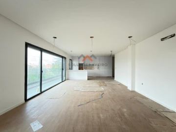 Apartamento T2 para Venda em Esgueira