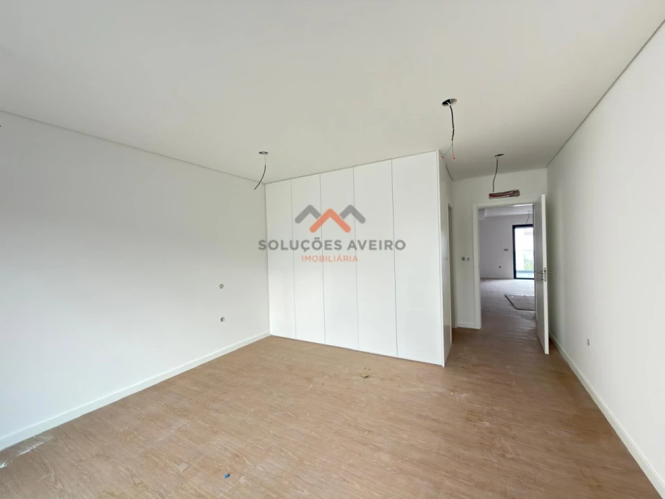 Apartamento T2 para Venda em Esgueira Foto 11
