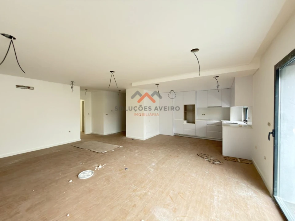 Apartamento T2 para Venda em Esgueira Foto 5