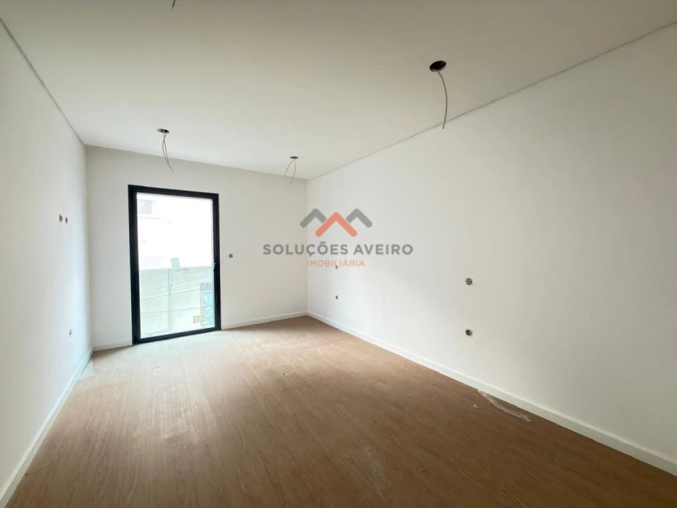 Apartamento T2 para Venda em Esgueira Foto 9
