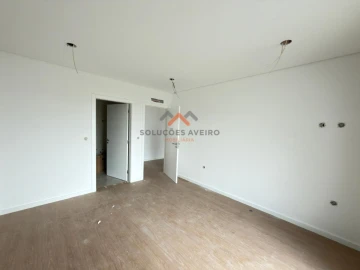 Apartamento T2 para Venda em Esgueira