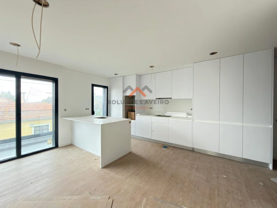 Apartamento T3 para Venda em Esgueira Foto 4