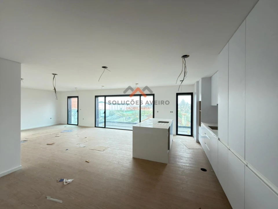 Apartamento T3 para Venda em Esgueira Foto 2