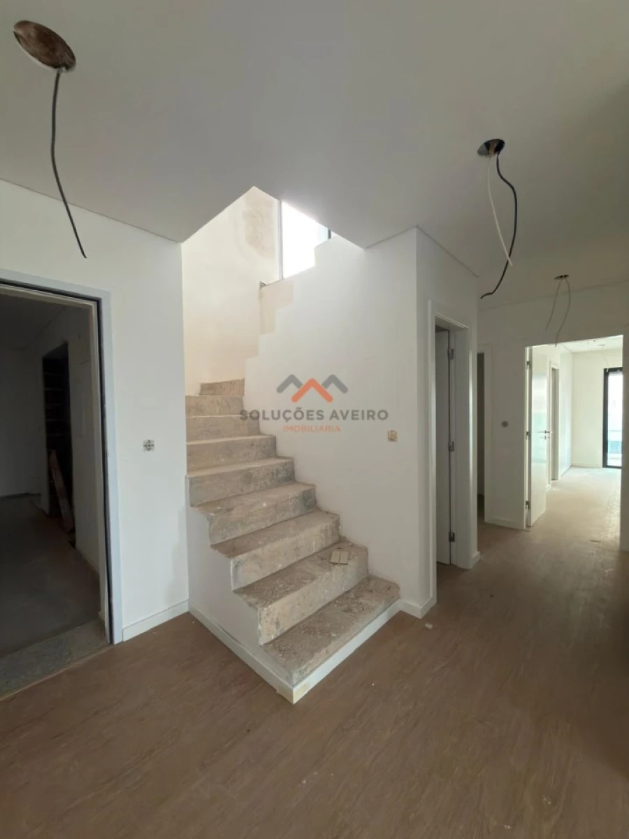 Apartamento T3 para Venda em Esgueira Foto 24