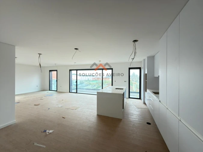 Apartamento T3 para Venda em Esgueira Foto 2