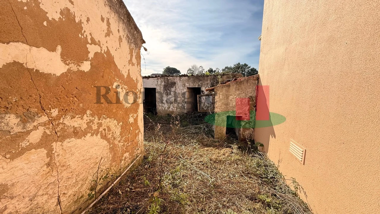 Moradia T2 para Venda em Alvorninha Foto 2