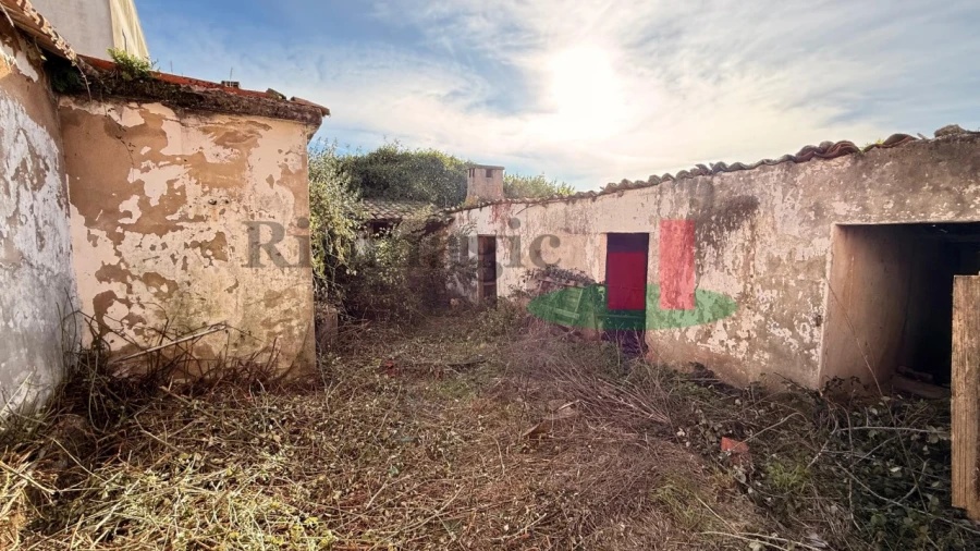 Moradia T2 para Venda em Alvorninha Foto 4